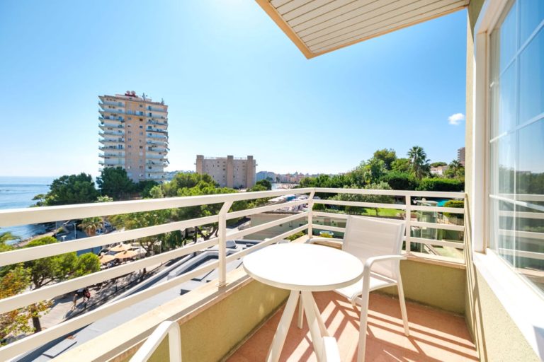 Terraza habitación doble vista mar